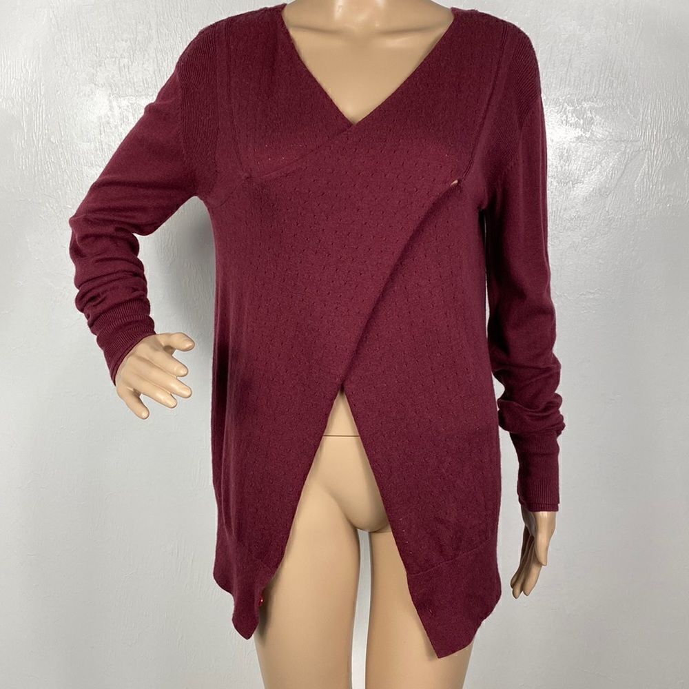 Lululemon Athletica burgundy color button closure yoga workout cardigan size 6